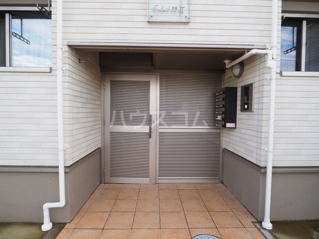 16/26 エントランス