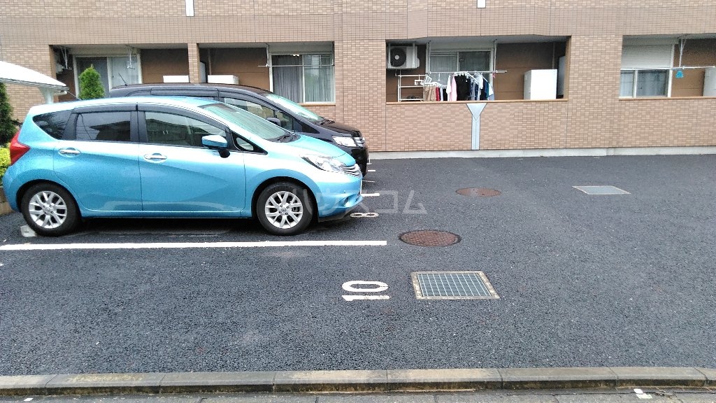 2/7 駐車場