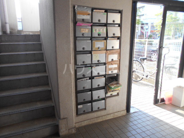 22/28 エントランス