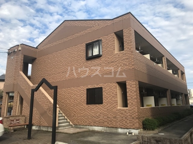 23/27 エントランス