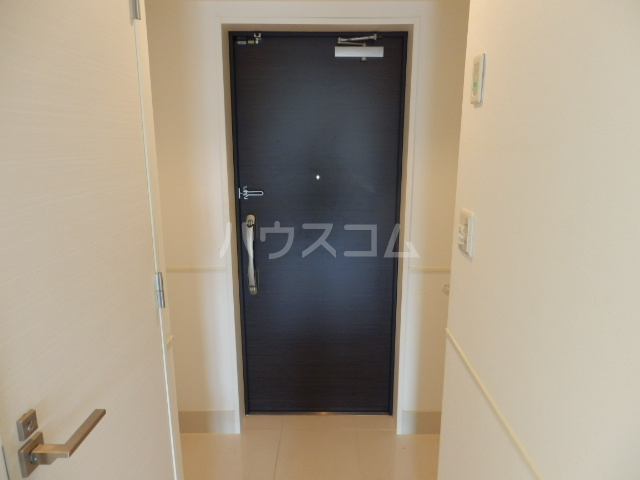 13/30 玄関