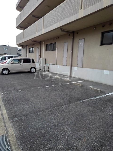 16/22 駐車場