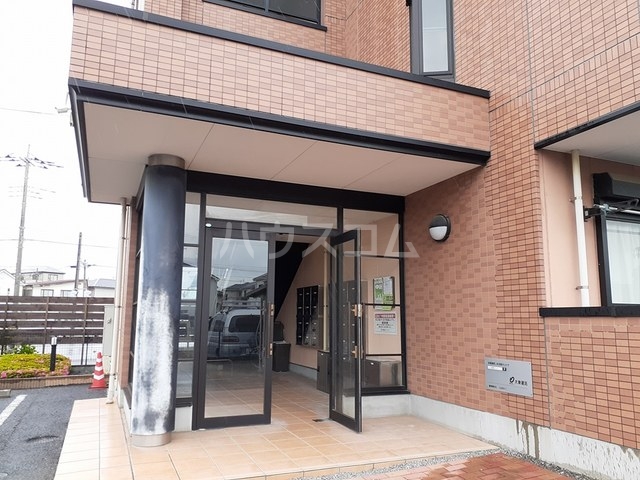 15/23 エントランス