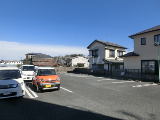 28/30 駐車場