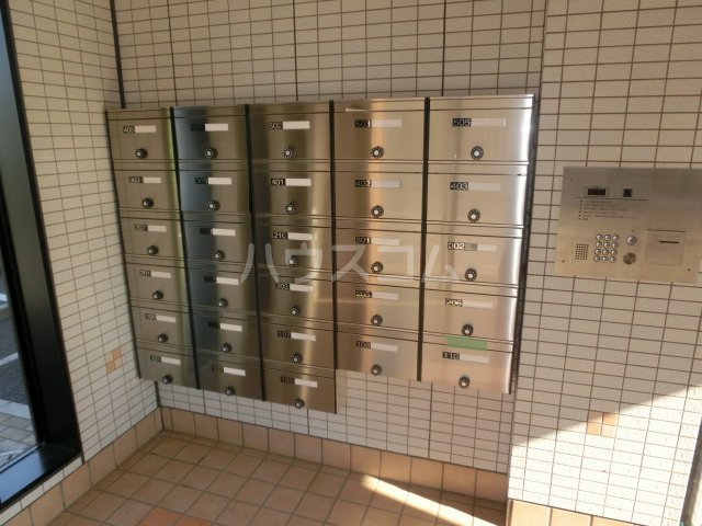 25/29 エントランス