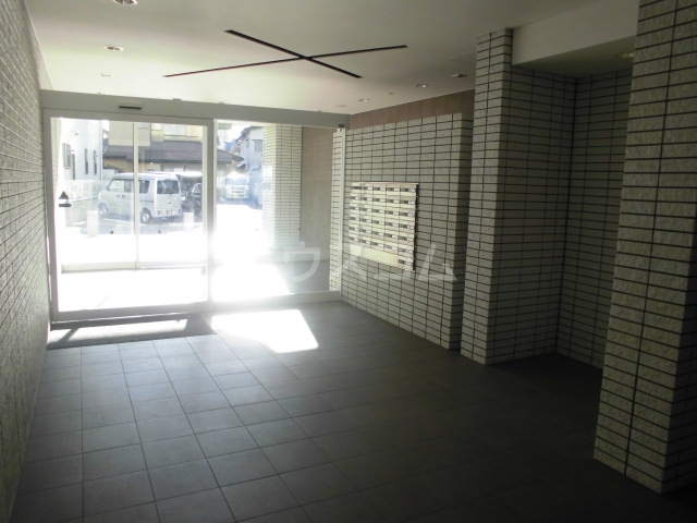 20/29 エントランス