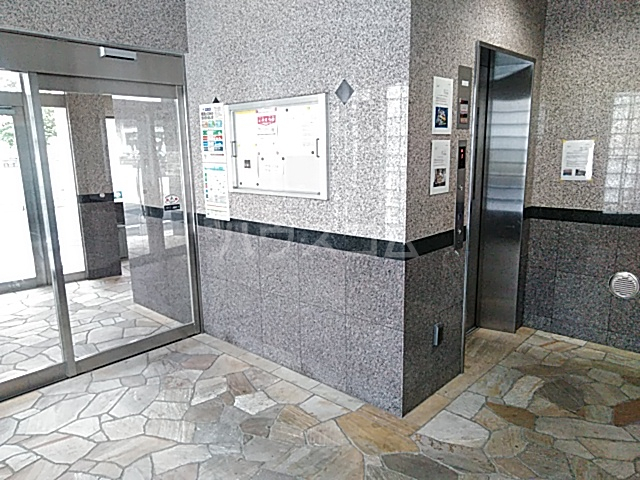 26/30 エントランス