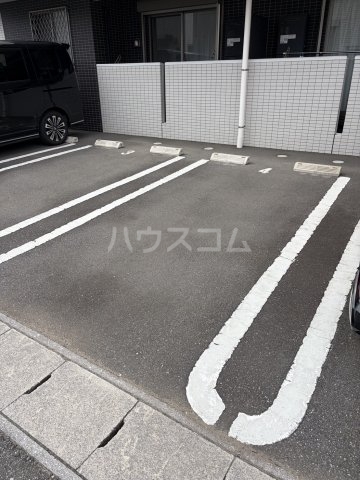 28/30 駐車場