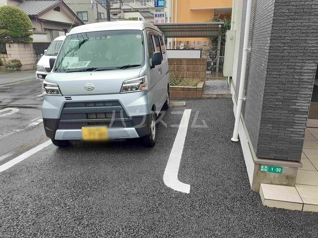 17/25 駐車場