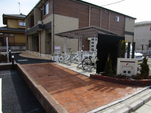 21/30 エントランス