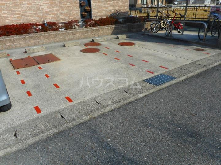 17/23 駐車場