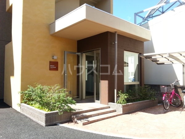 21/29 エントランス