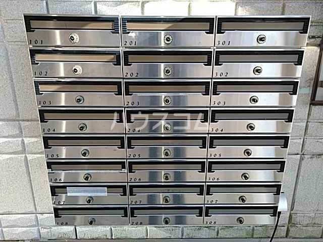 14/19 エントランス