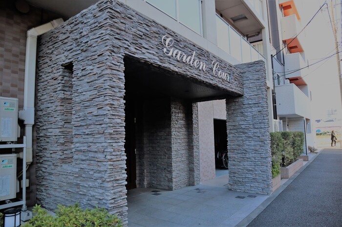 20/23 エントランス