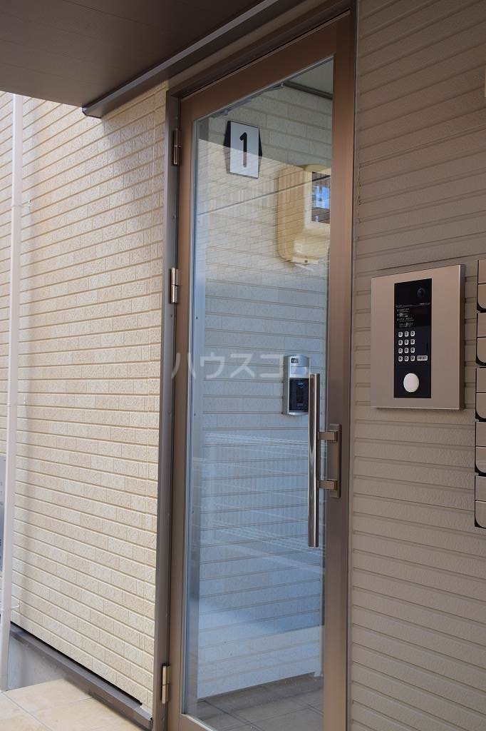 15/21 エントランス