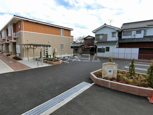 2/5 駐車場