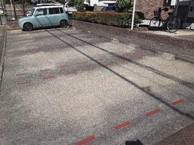 25/30 駐車場