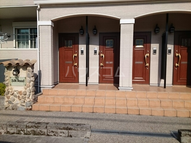 13/20 エントランス