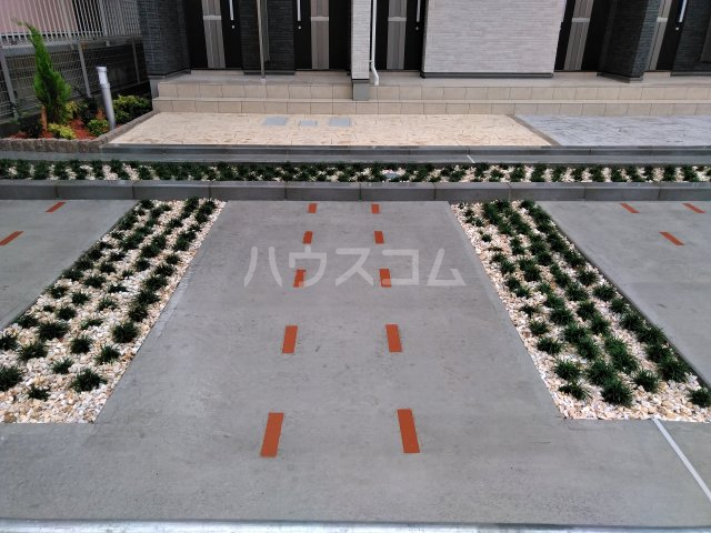22/29 駐車場