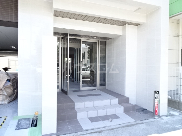 23/30 エントランス