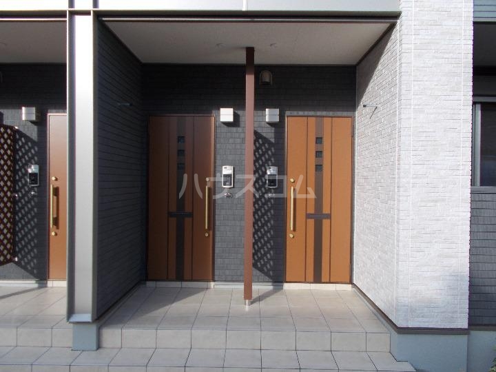 13/22 エントランス