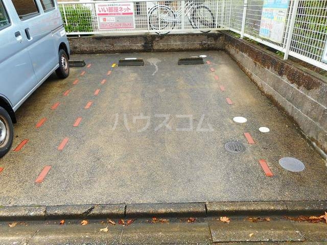 22/30 駐車場