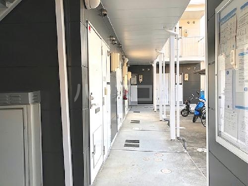 13/22 エントランス