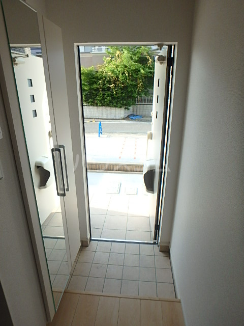 21/28 エントランス