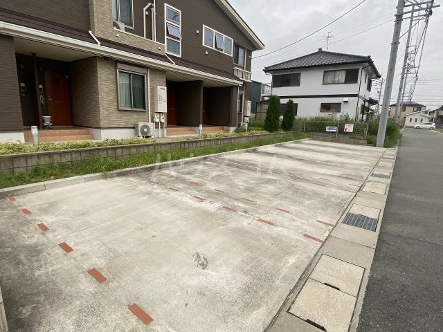 22/28 駐車場