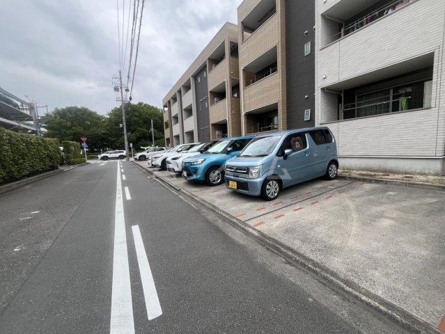 22/30 駐車場