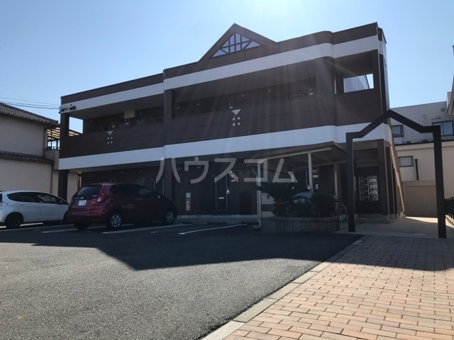 22/28 駐車場