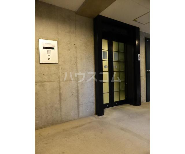 19/29 エントランス