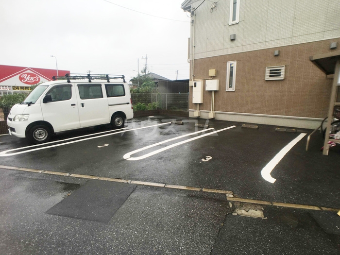 16/20 駐車場