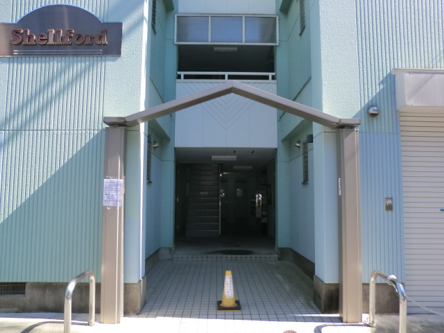 22/30 エントランス