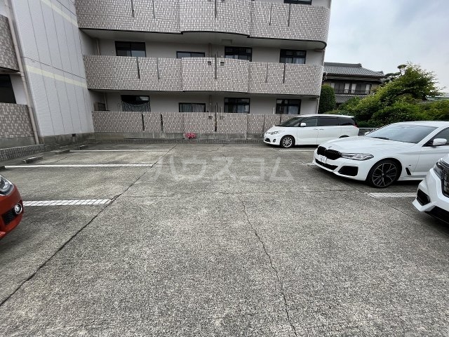 22/30 駐車場