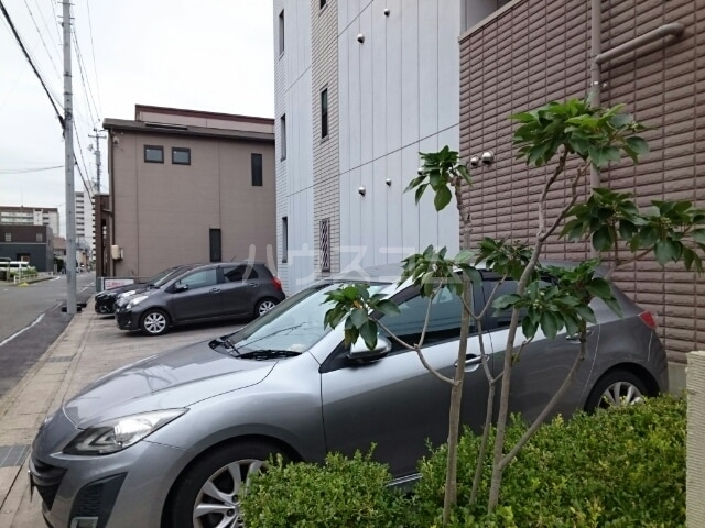 16/21 駐車場