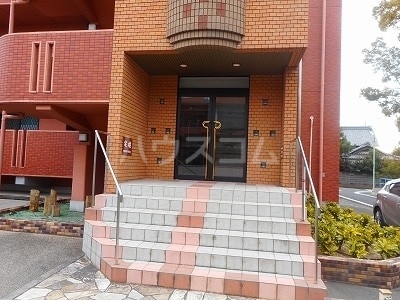 16/25 エントランス