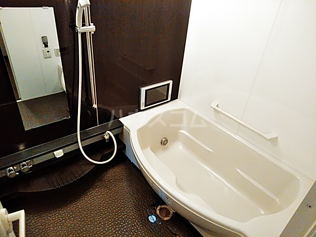 13/30 浴室