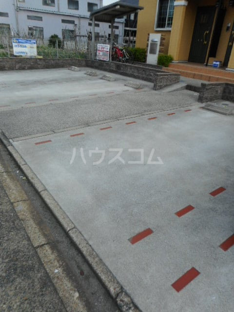 13/22 エントランス