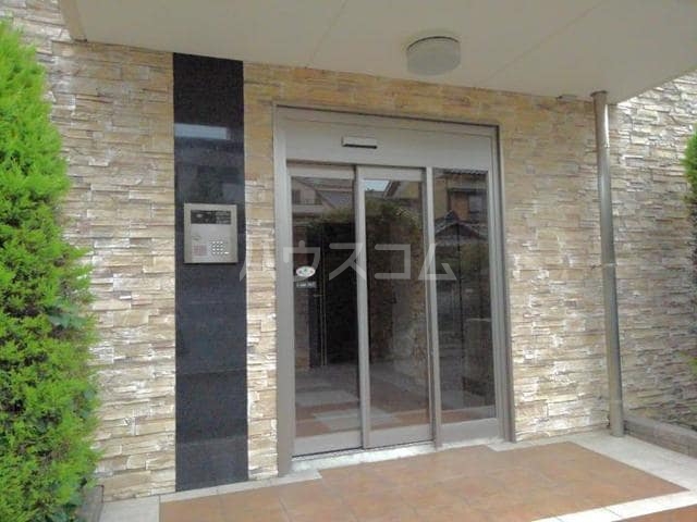 14/20 エントランス