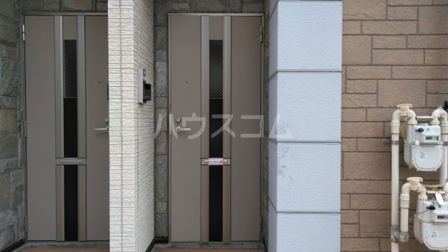 26/30 エントランス