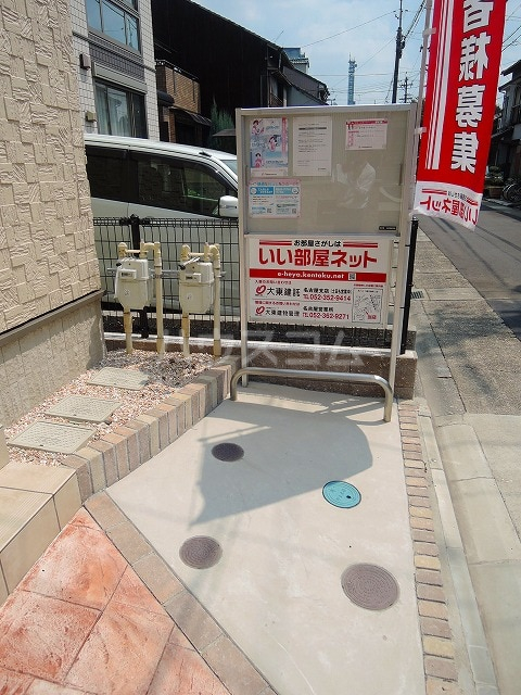 16/22 エントランス