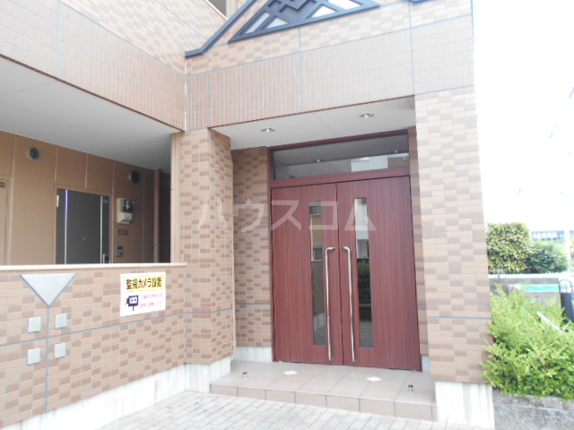 22/28 エントランス