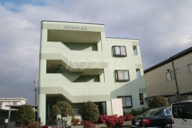 22/28 エントランス