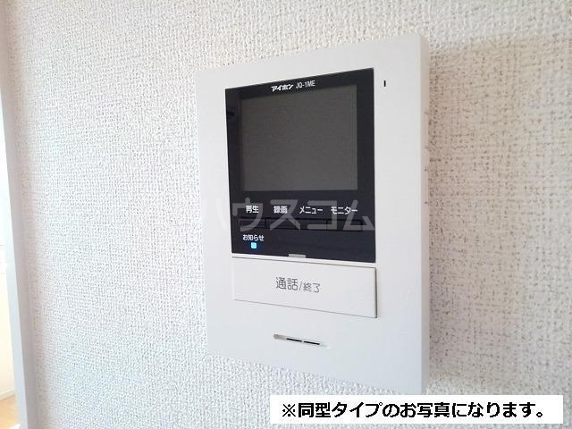 16/23 エントランス