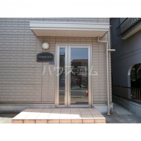 13/16 エントランス