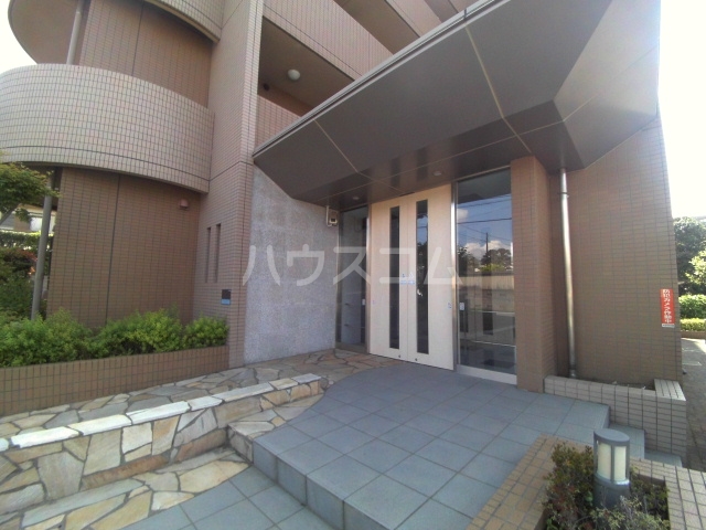 20/30 エントランス