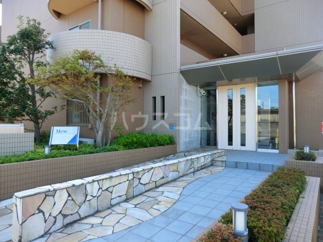 21/30 エントランス