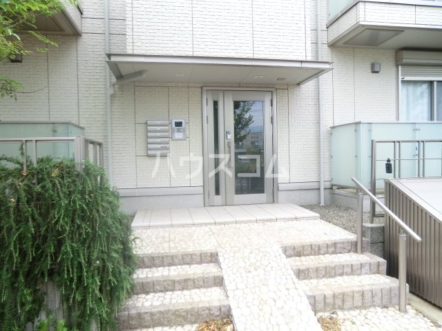 17/27 エントランス