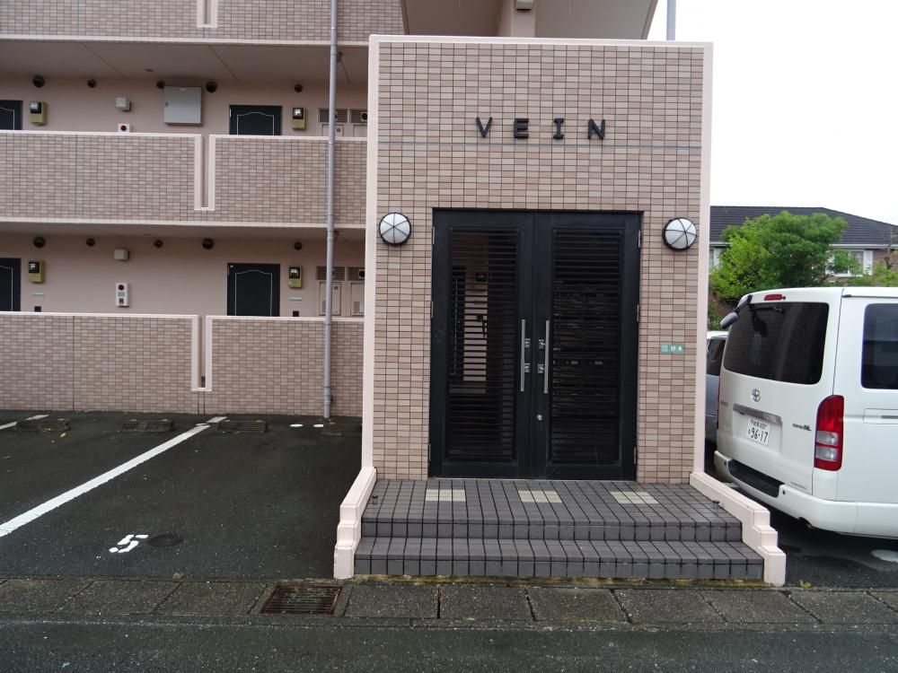 21/27 エントランス